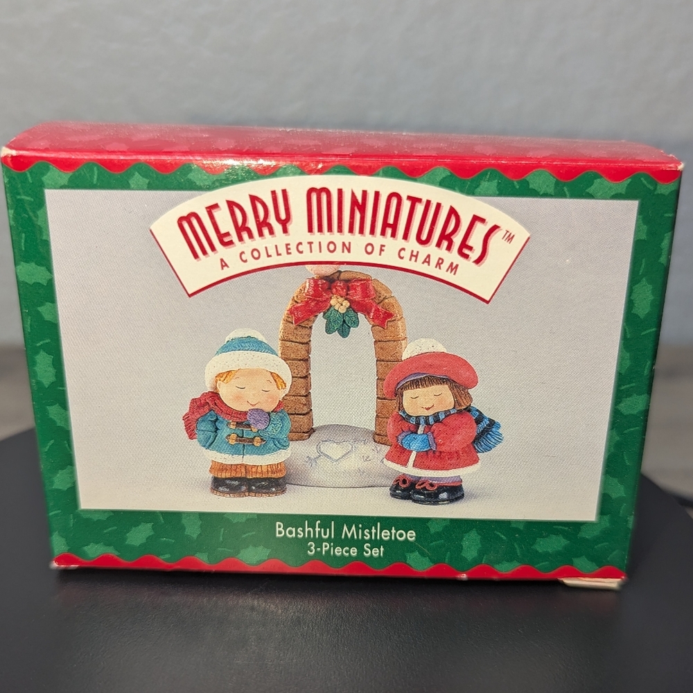 BASHFUL MISTLETOE - 1996 Hallmark Merry Miniatures Christmas -
